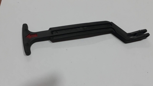 لسان كابوت معوج